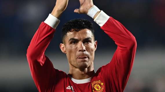 Tutto Anfield per Cristiano Ronaldo. Lungo applauso al minuto 7 di Liverpool-United