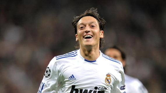 Ozil racconta: "Al Real Madrid per Mourinho, Guardiola non si prese la briga di incontrarmi"