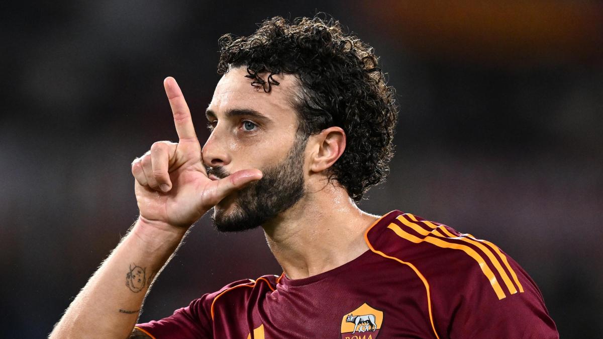 Il primo gol in A di Hermoso e Dovbyk fanno volare la Roma: Parma battuto 2-1 e 1° posto