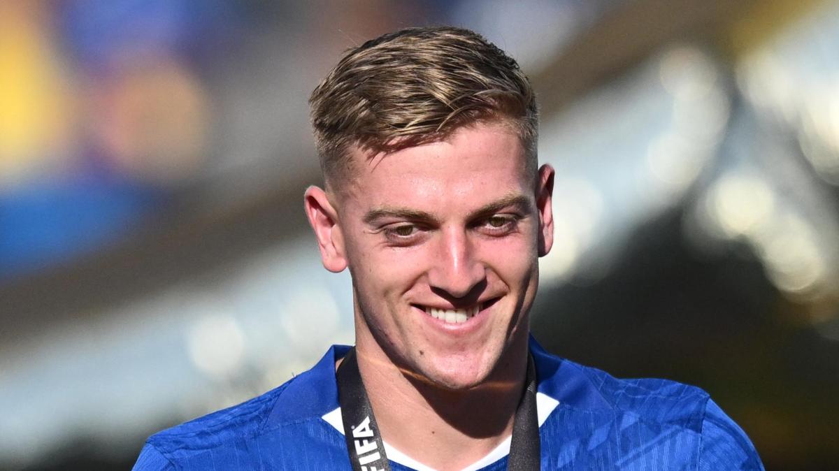 Como, primi contatti per Delap: l'attaccante del Chelsea può arrivare in prestito