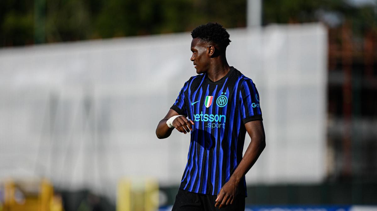Inter, Iddrissou: "Cerco di prendere spunto da Pio Esposito. Contro Bastoni è sempre dura"