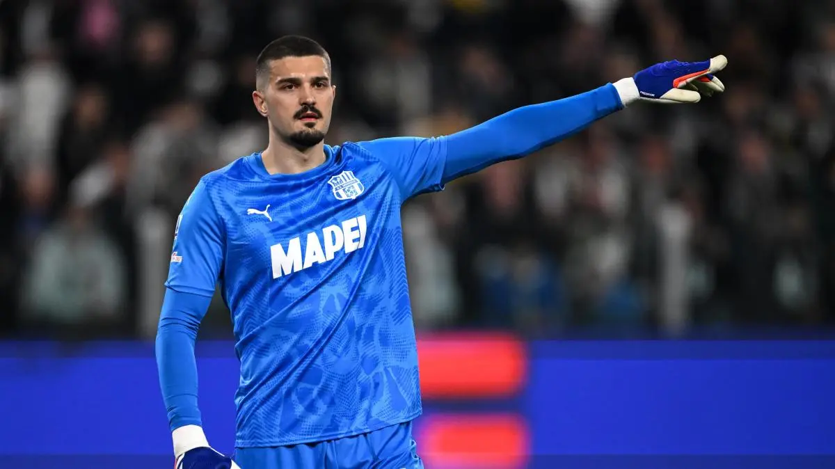 Lo strano caso di Muric: vuole andare, ma il Sassuolo lo riscatta. C'è la terza via