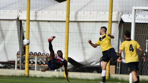 Crotone in goleada nella prima uscita stagionale: battuto 18-1 il Real Fondo Gesù