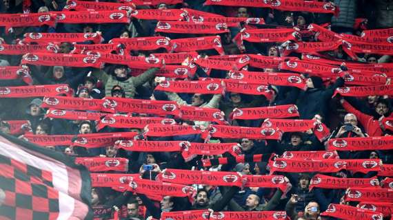 Milan, duello con la Roma per Mazraoui: cala la richiesta dell'Ajax