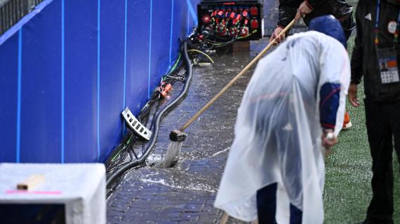 Tempeste nel Regno Unito, lo stadio del Wimbledon devastato dalle forti piogge