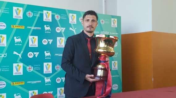 Cagliari, Pisacane: "Mi godo questo trofeo. Lo sognavo, ma non immaginavo così presto"