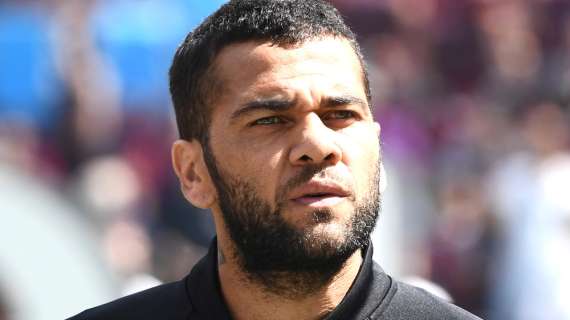 Dani Alves condannato per violenza sessuale, il Barcellona lo "rimuove" dalla sua storia