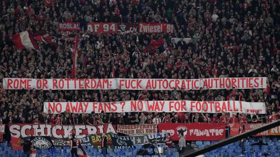 I tifosi del Bayern Monaco al fianco dei supporter di Roma e Feyenoord: lo striscione
