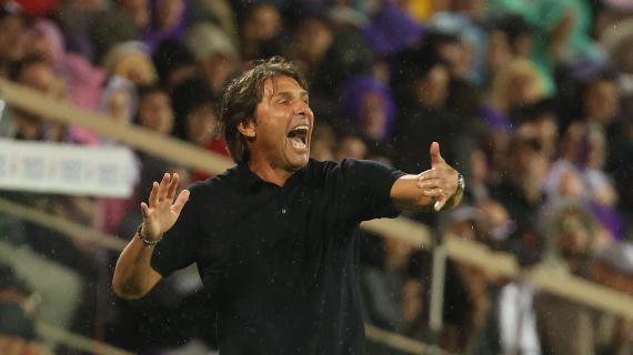 "Due pezzi unici". Il Corriere della Sera titola sulla sfida in panchina tra Allegri e Conte 