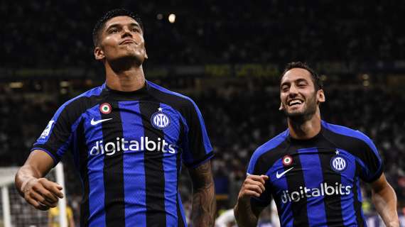 La Cremonese ci prova, l'Inter ci riesce: Correa e super-Barella, nerazzurri avanti 2-0 al 45'
