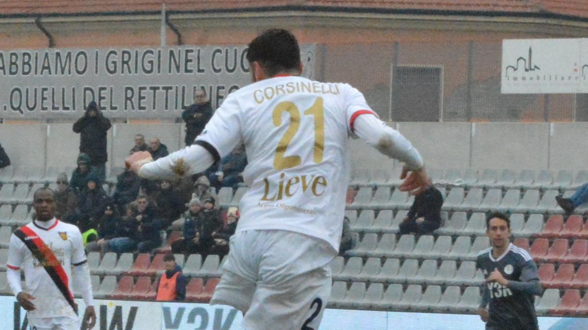 Non solo la corsia mancina, si lavora anche per la fascia destra. La Casertana su Corsinelli