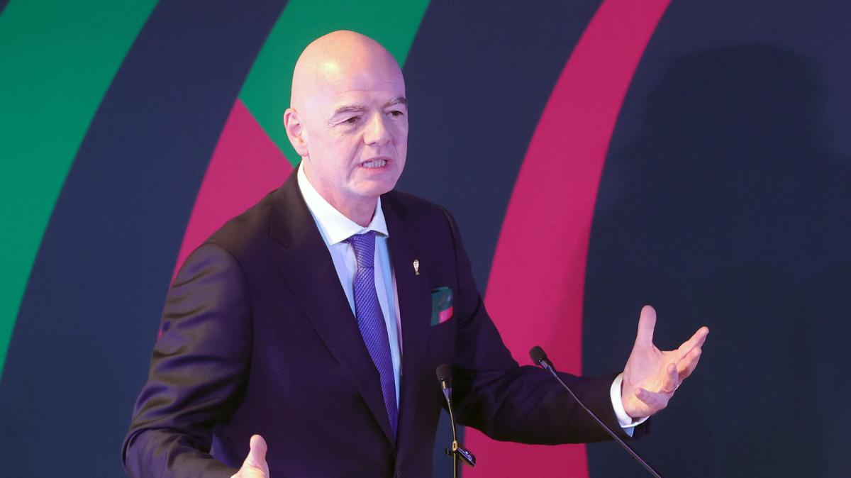 Infantino incontra i giocatori iraniani: "La FIFA vi aiuterà"