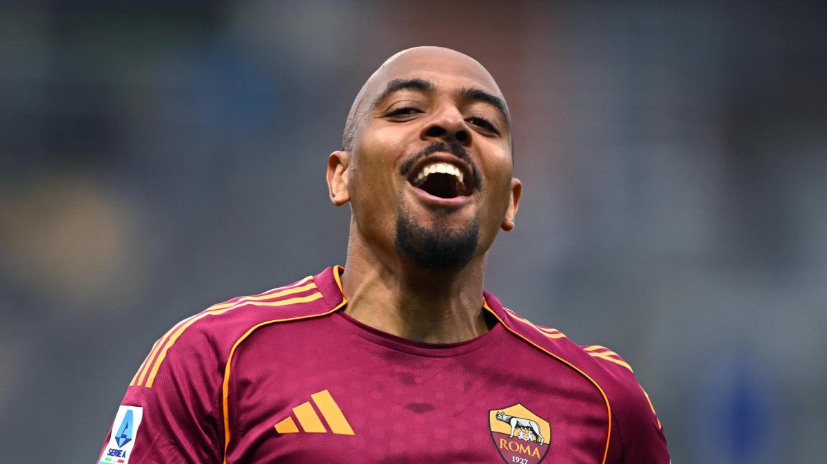 Malen completa la folle rimonta al 100° minuto: 3-2 della Roma al Parma