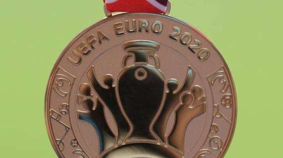 FOTO - La medaglia d'oro della UEFA per la squadra vincitrice di Euro 2020